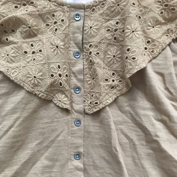 Gorgeous AEO Off Shoulder Yellow Eyelet Shirt - Picture 5 of 5